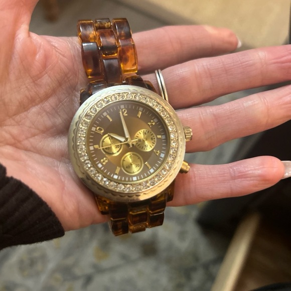 Tortoise gold colored new battery Quality-affordable price. Lightweight durable - Picture 3 of 5